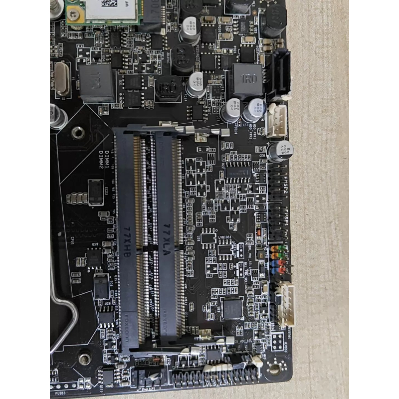 Used 17x17cm Mini Motherboard  - Amd Cpu Ryzen 7 recension och pris