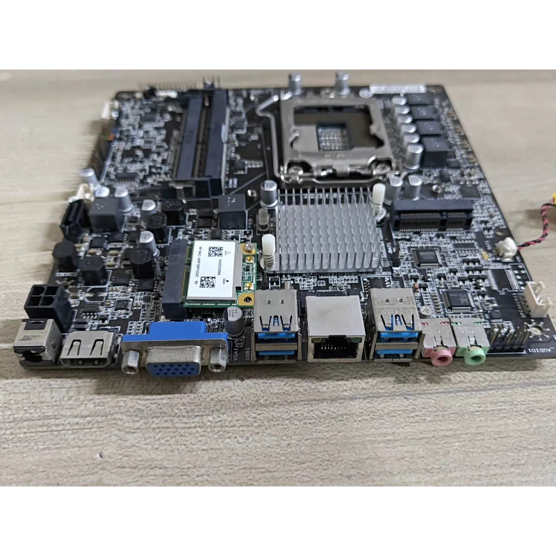 Used 17x17cm Mini Motherboard  - Amd Cpu Ryzen 7 recension och pris